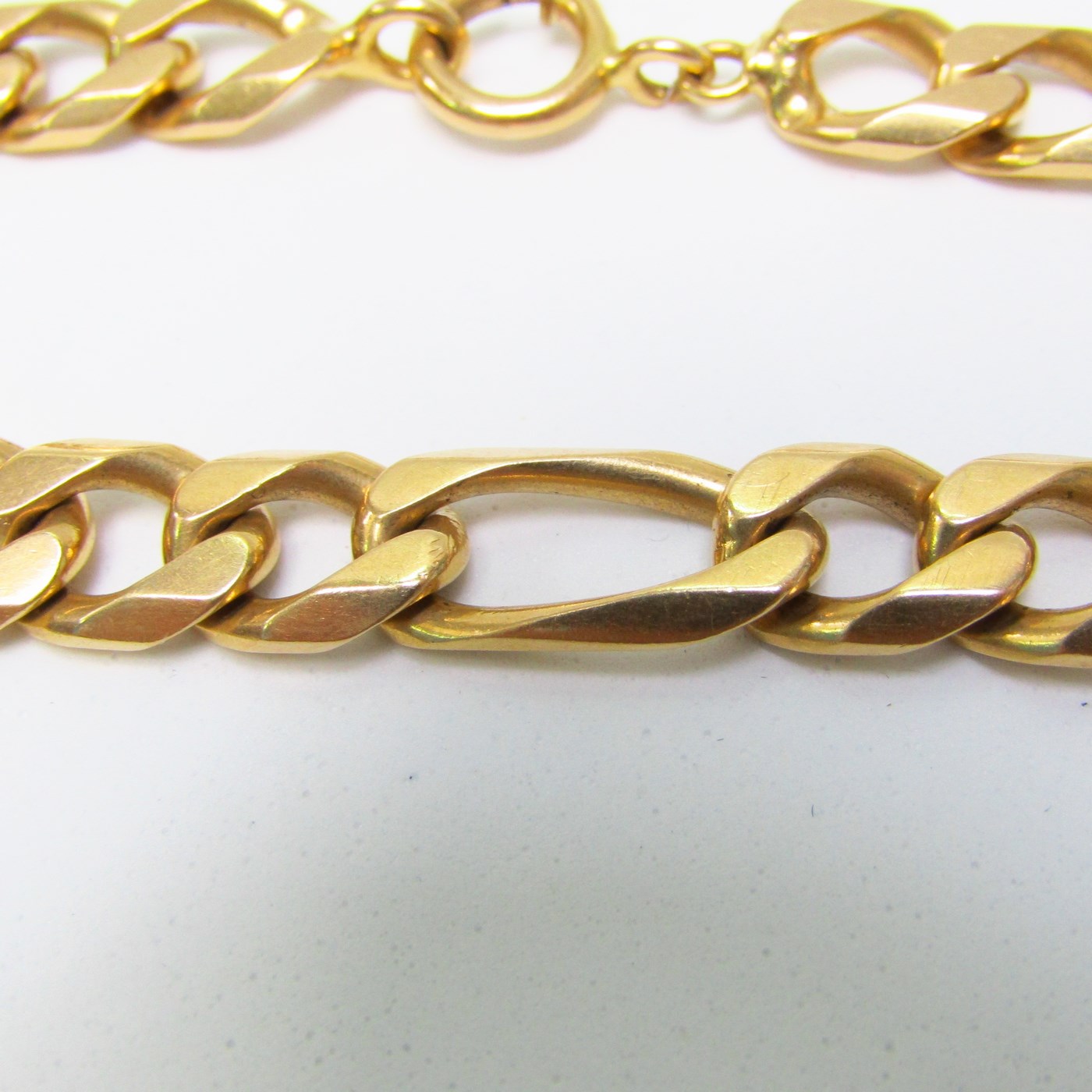 18k Yellow Gold Bracelet. with oversized Cartier type links. 43 50