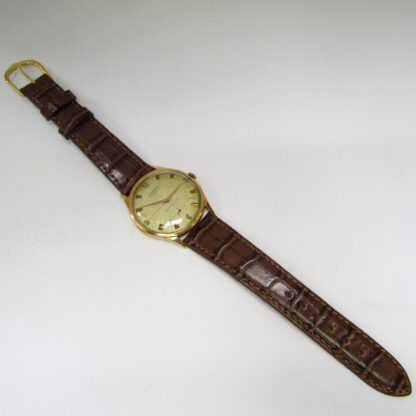 DUWARD Antimagnetic. Reloj de pulsera para caballero. Oro 18k. Acero. Suiza, ca. 1955.